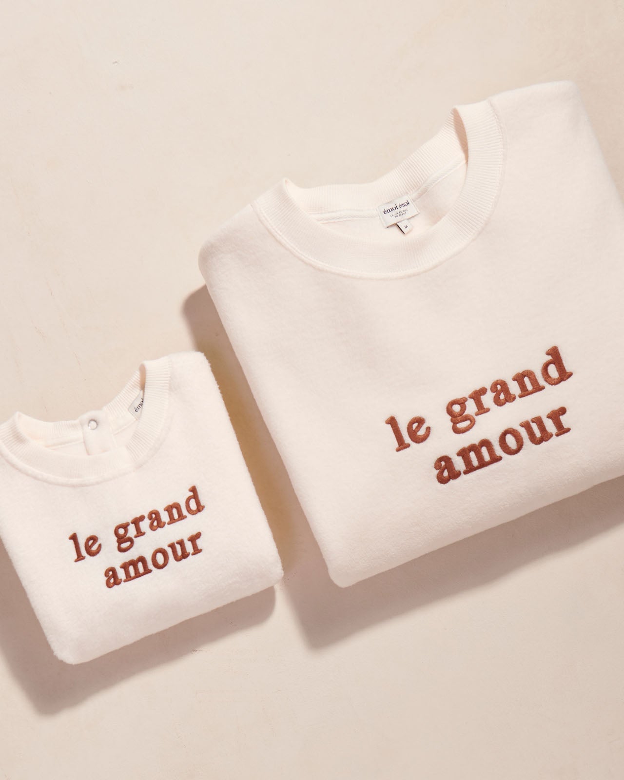 Le sweat Le grand amour femme en polaire recyclée - crème – Image 2